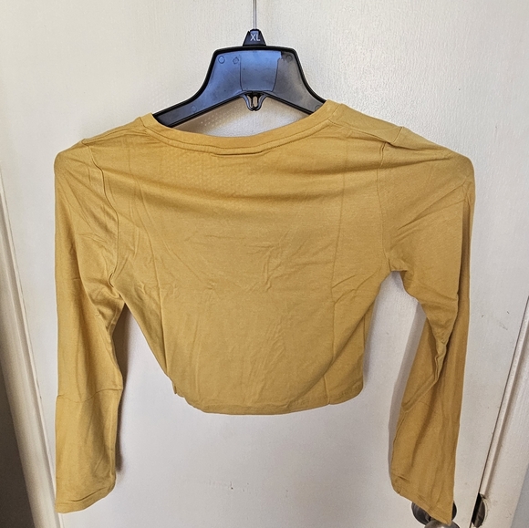 Crop Top - Picture 2 of 3